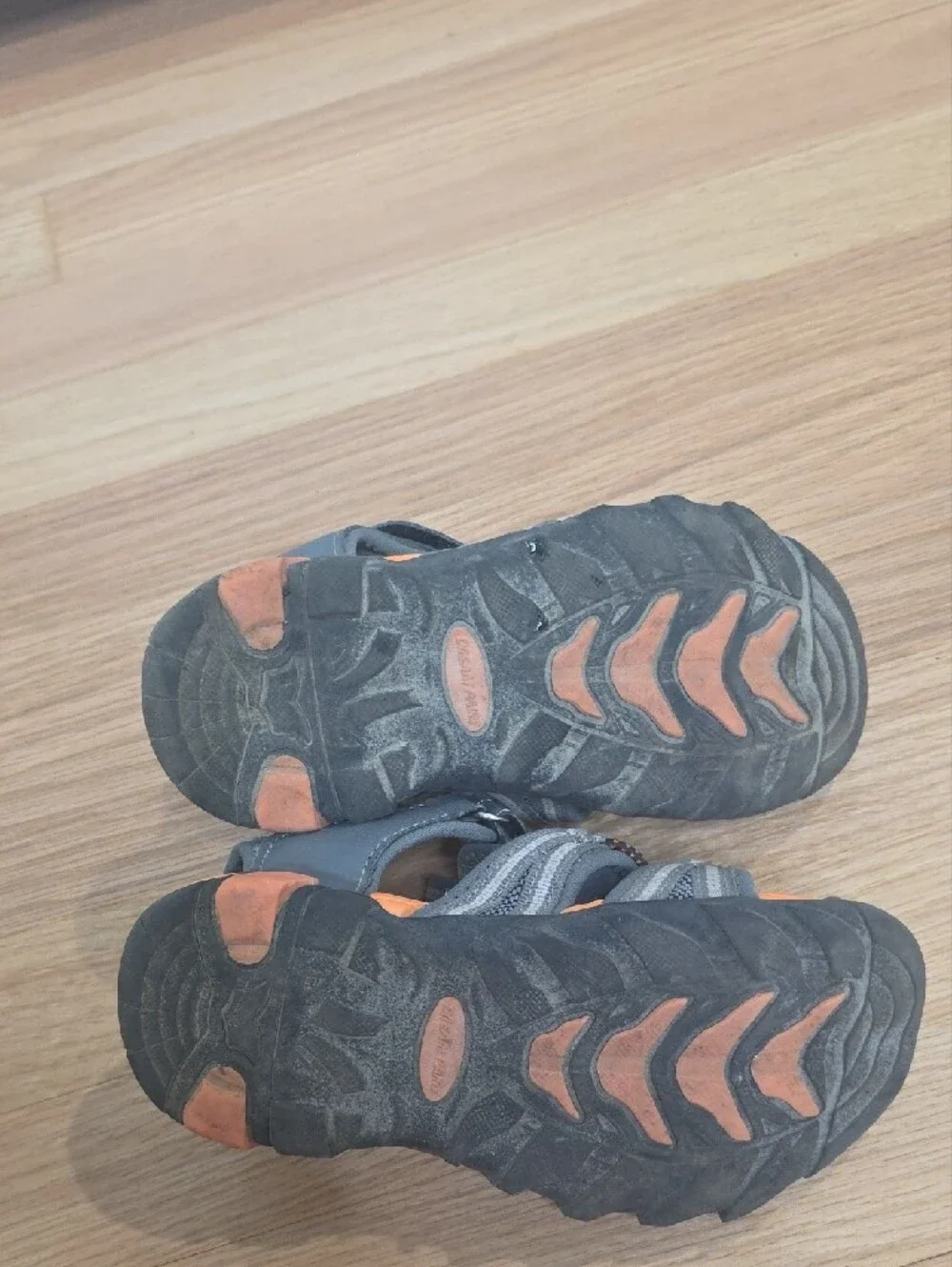 Dream Pairs sturdy closed